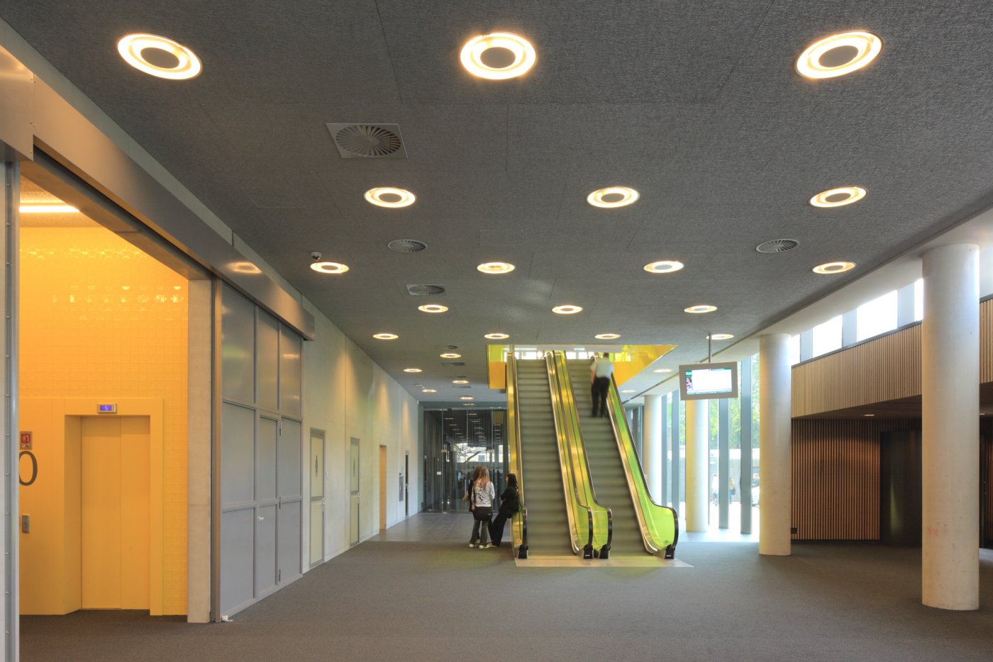 Gele Hal aansluiting Maere